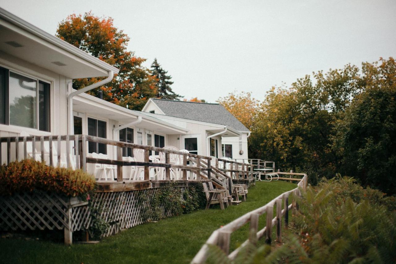 Seagull Bay Motel Bayfield Exterior photo